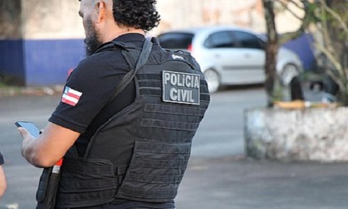 POLICIAIS ACUSADOS DE ENVOLVIMENTO COM MILÃCIA SÃƒO ALVO DE AÃ‡ÃƒO