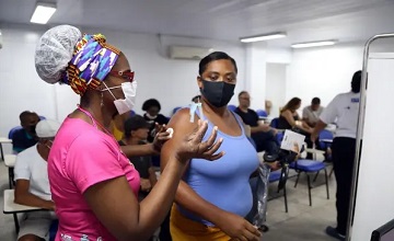 A Secretaria Municipal da Saúde (SMS) segue com a vacinação contra a Covid-19 em Salvador nesta quarta-feira (7)