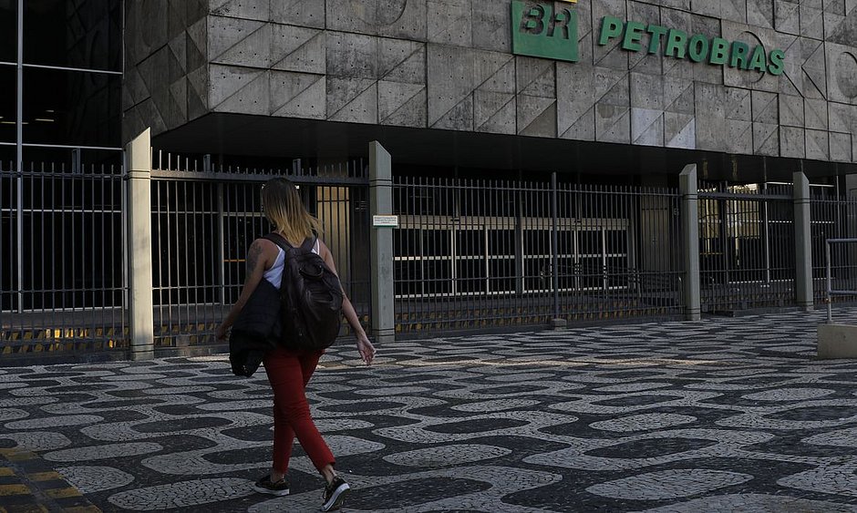 A Petrobras retomou o programa de estágio