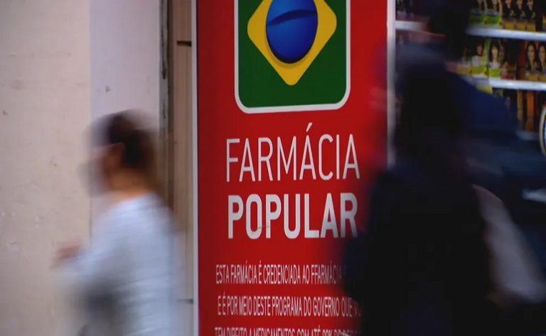 O governo federal anunciou nesta quarta-feira (7) que os beneficiários do programa Bolsa Família poderão retirar gratuitamente